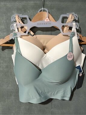NWT Danskin Wire-Free Comfort Bra 3-Pack - Size 36C - Sage/White/Nude